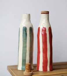 Botellas de cerámica artesanal de DEA Ceramic